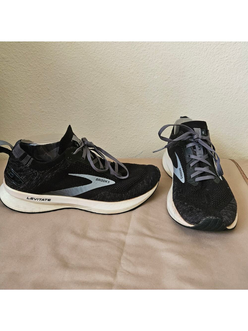 Men's Brooks Levitate 4 - Runners Plus 10